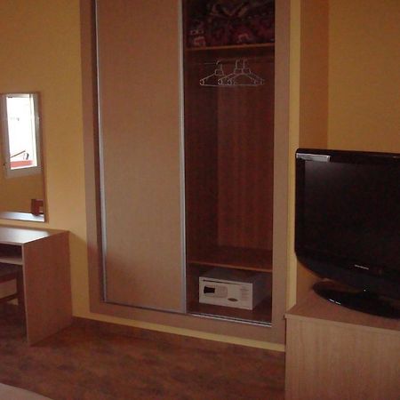 Hotel Los Chiles Villanueva Del Arzobispo Habitación foto