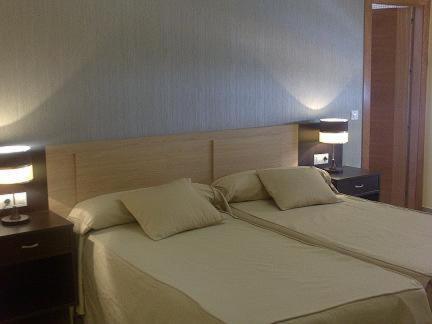 Hotel Los Chiles Villanueva Del Arzobispo Habitación foto