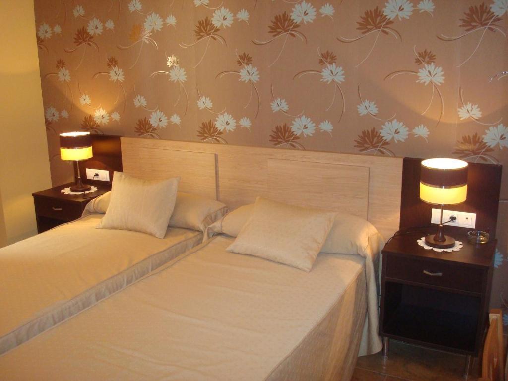 Hotel Los Chiles Villanueva Del Arzobispo Habitación foto